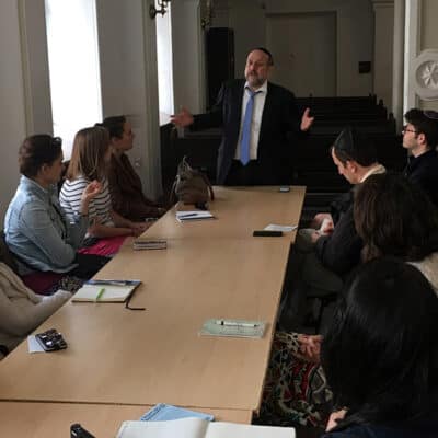 AJC Fellows meet with Rabbi